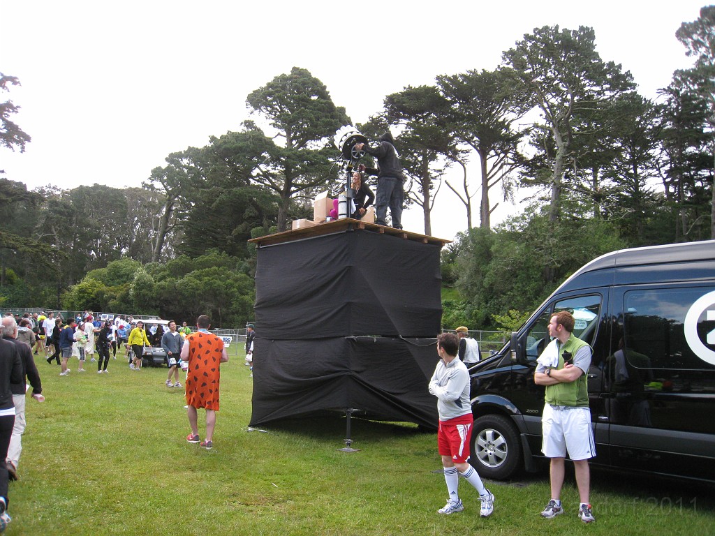 2011 Bay to Breakers Sunday 0625.JPG - I was able to participate in the 2011, 100th anniversary of the San Francisco Bay to Breakers 12K race. A great weekend for sight seeing and racing.